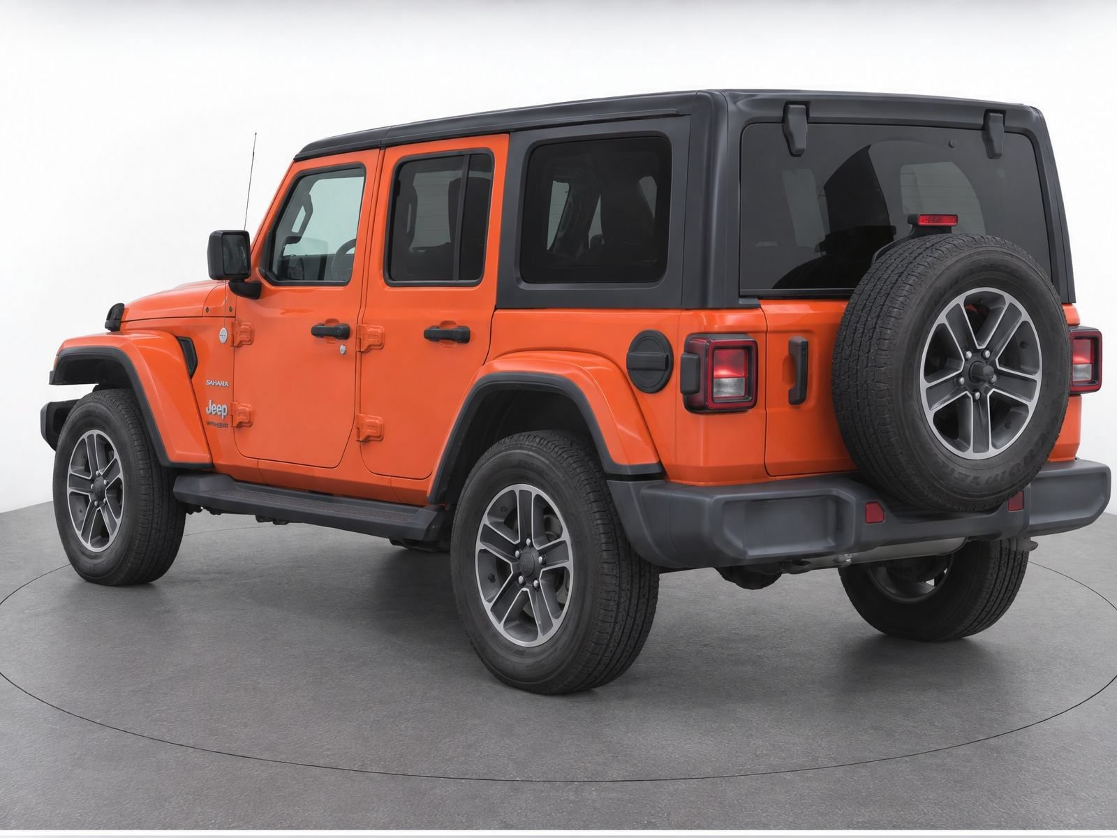 Used 2023 Jeep Wrangler Unlimited Sahara AWD/4WD image 4