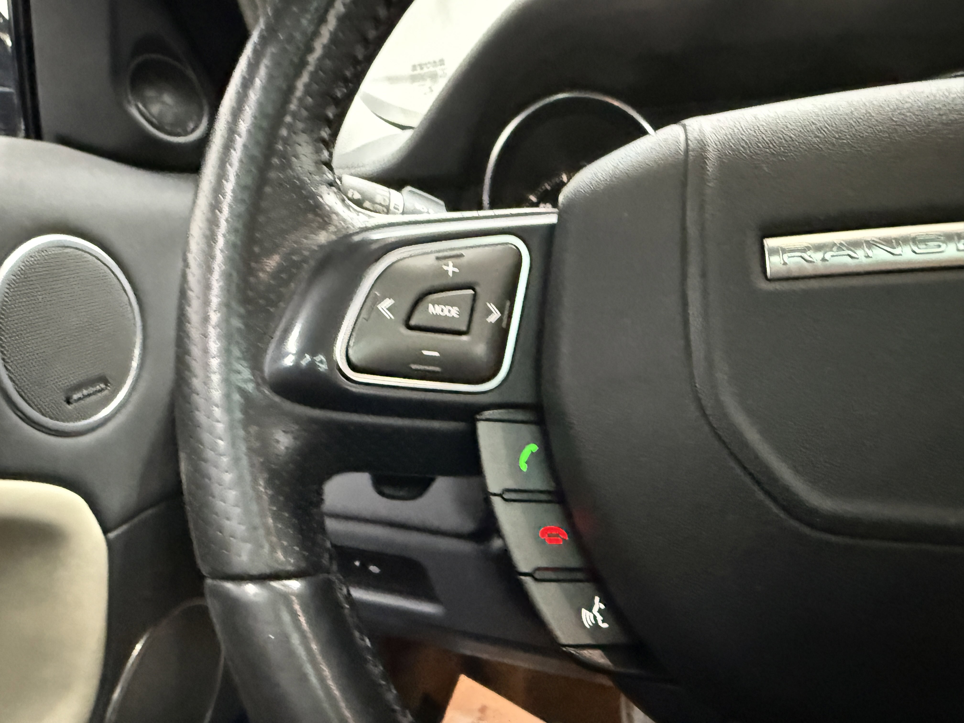 Used 2016 Land Rover Range Rover Evoque HSE Dynamic image 17