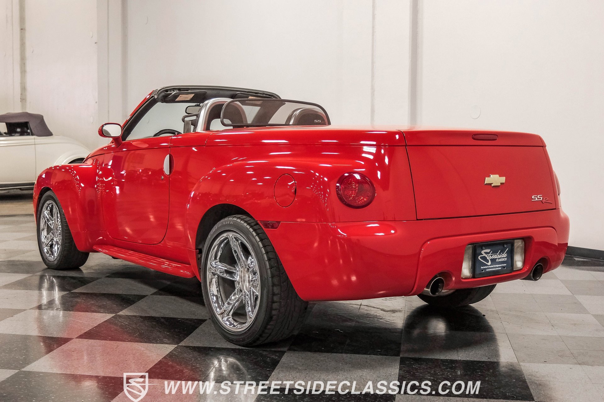 Used 2003 Chevrolet SSR w/ Preferred Equipment Group image 10