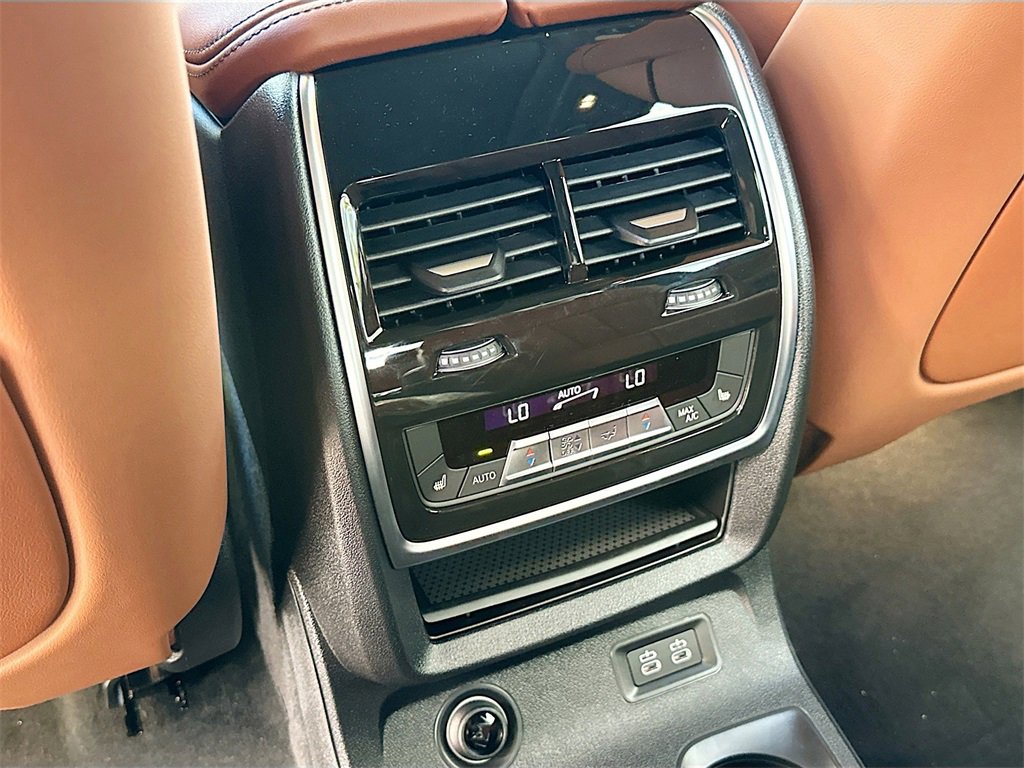 New 2026 BMW X7 M60i image 19