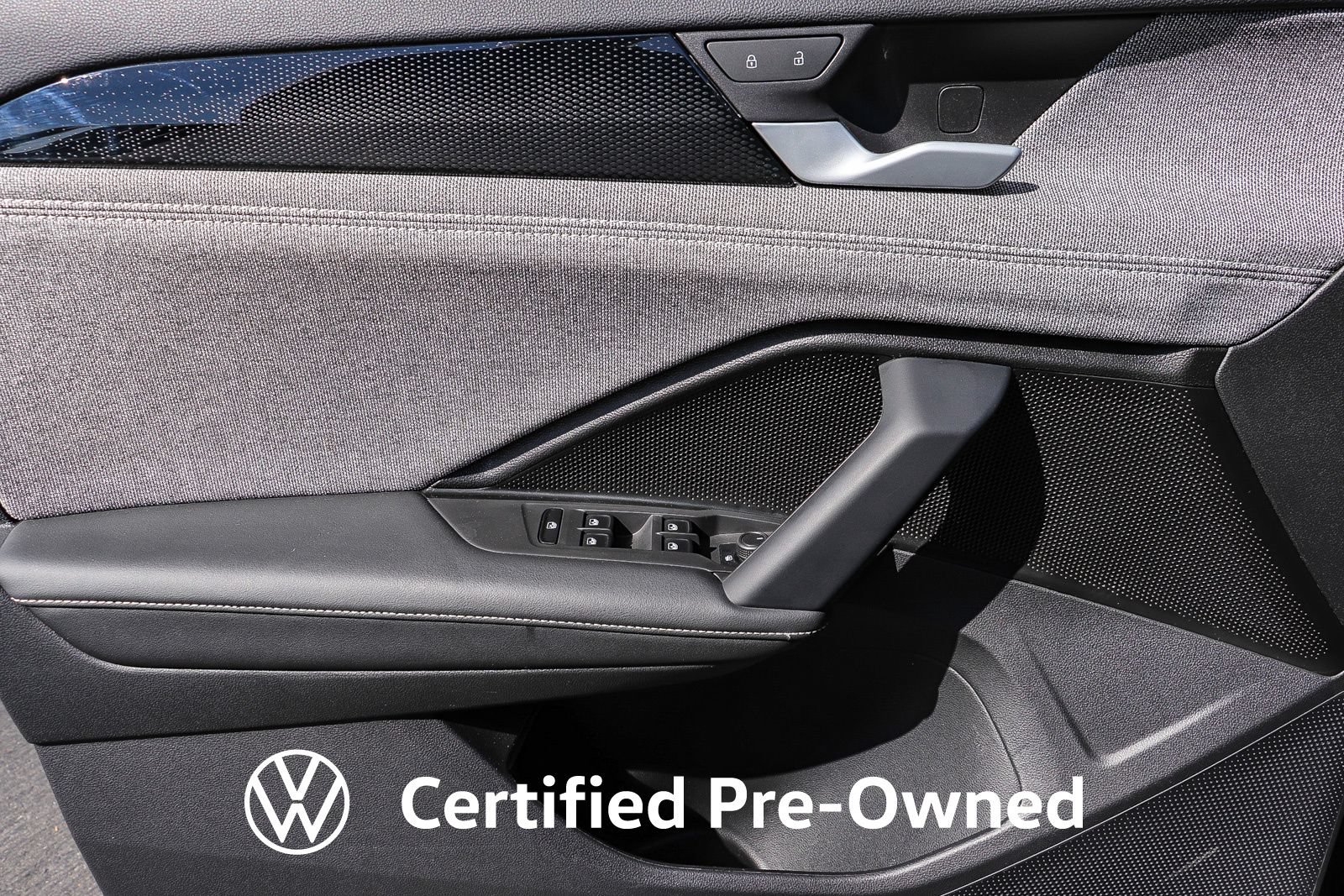 Used 2025 Volkswagen Tiguan S FWD image 23