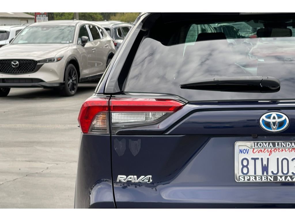 Used 2021 Toyota RAV4 XLE w/ Convenience Package image 47