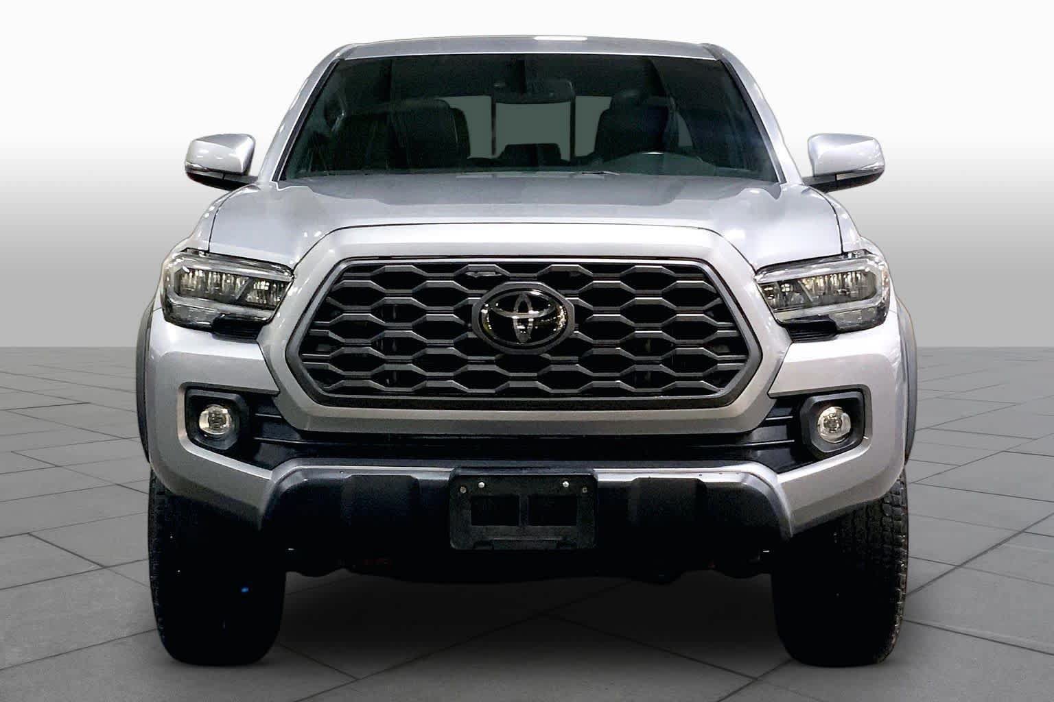 Used 2021 Toyota Tacoma TRD Off-Road w/ TRD Premium Off Road Package AWD/4WD image 4