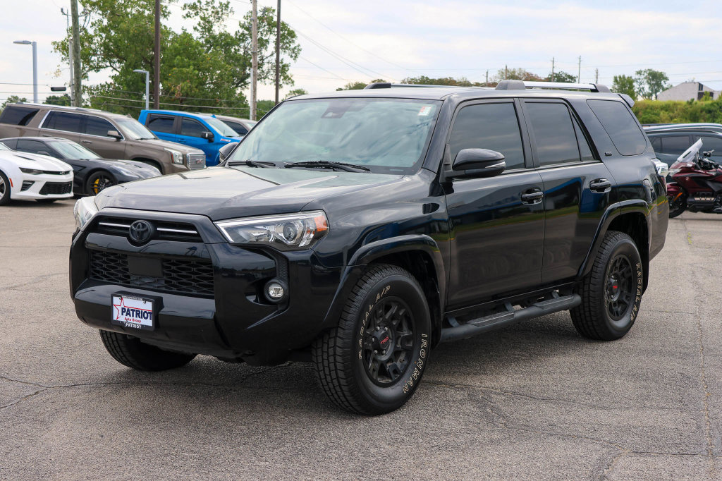 Used 2021 Toyota 4Runner SR5 Premium w/ Moonroof Package RWD image 6