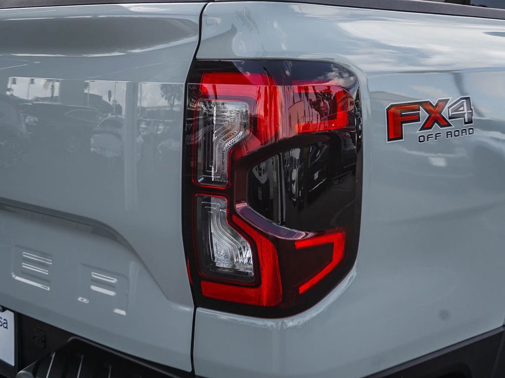 Used 2024 Ford Ranger Lariat w/ FX4 Off-Road Package image 8
