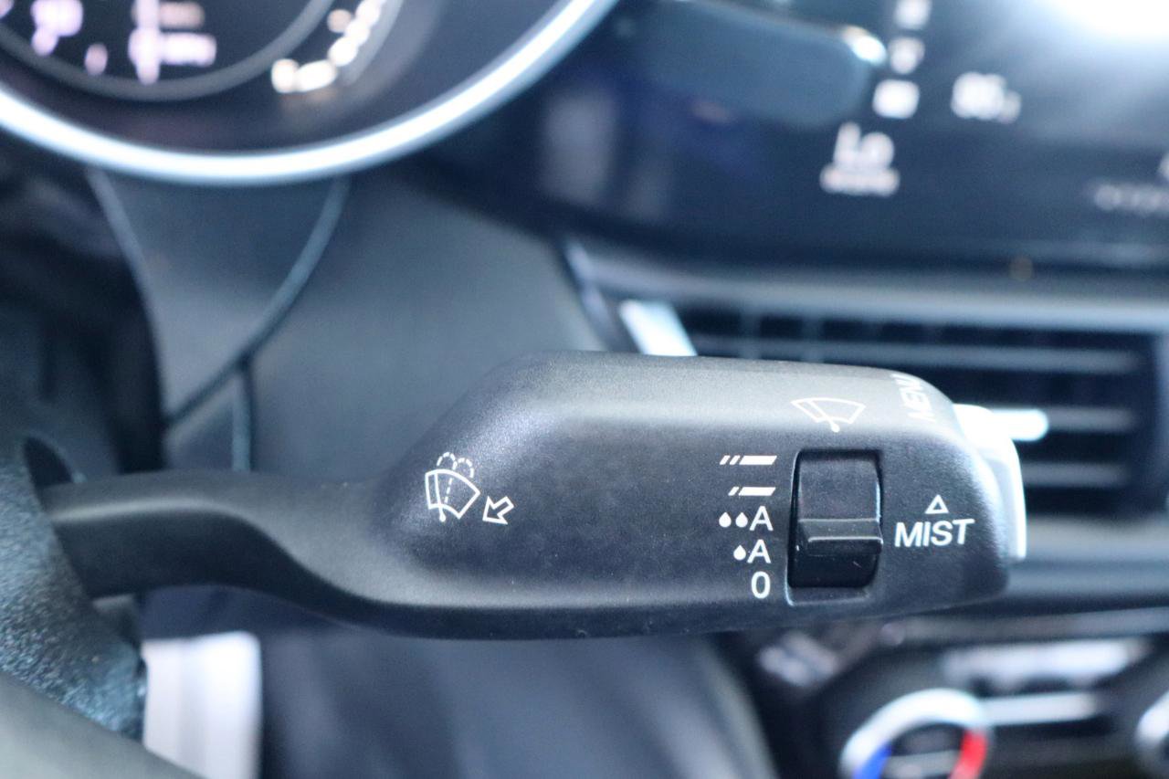 Used 2018 Alfa Romeo Giulia RWD image 21