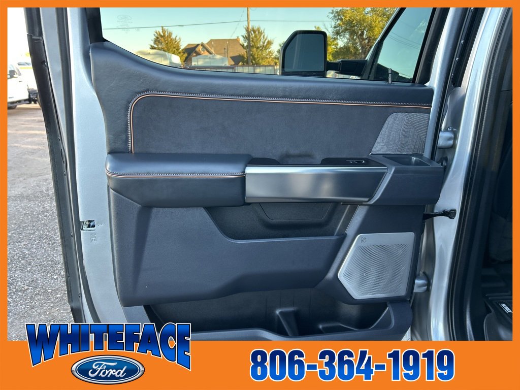 Used 2023 Ford F350 Platinum w/ FX4 Off-Road Package image 39