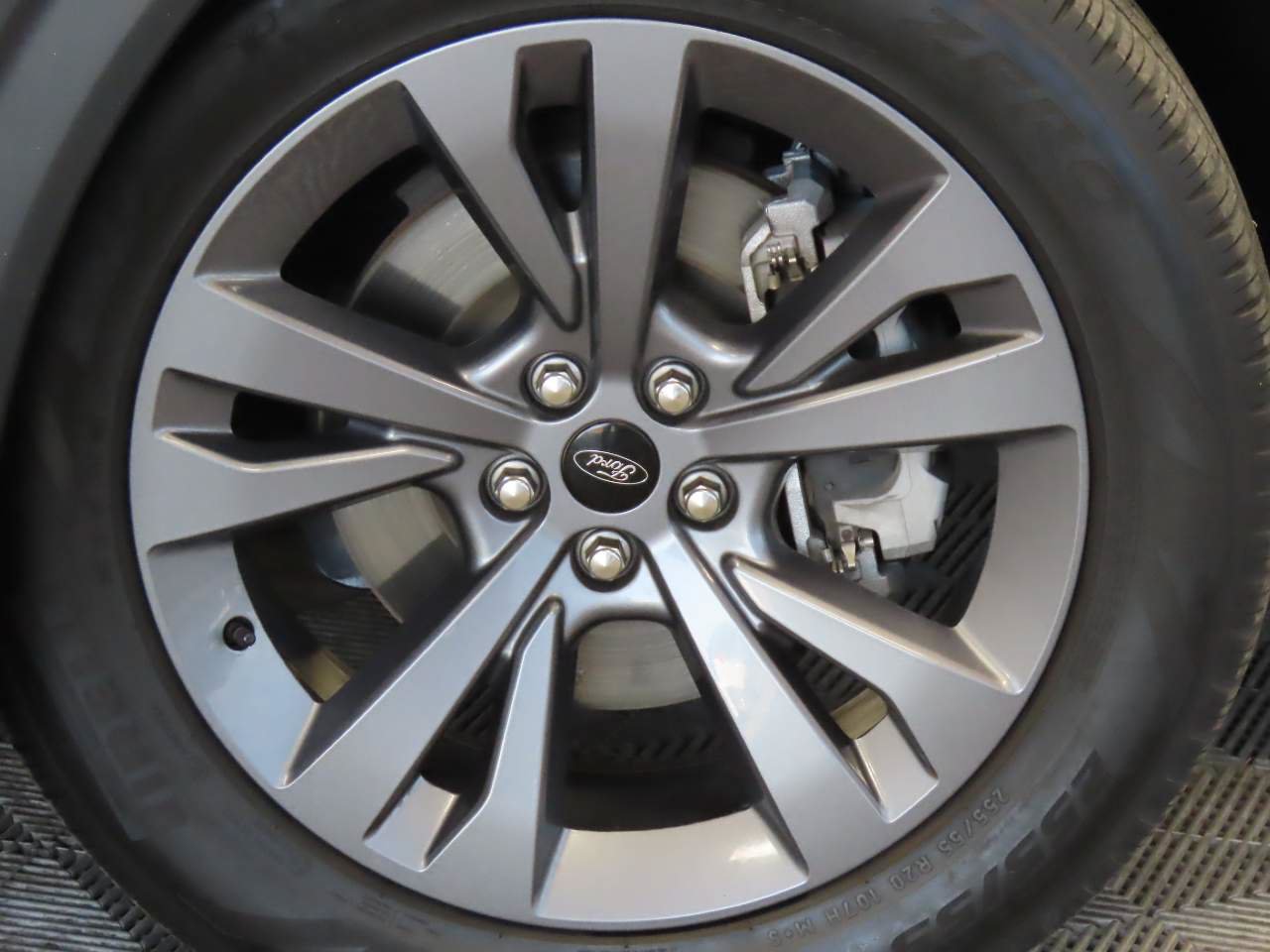 Used 2023 Ford Explorer XLT w/ Equipment Group 202A RWD image 7