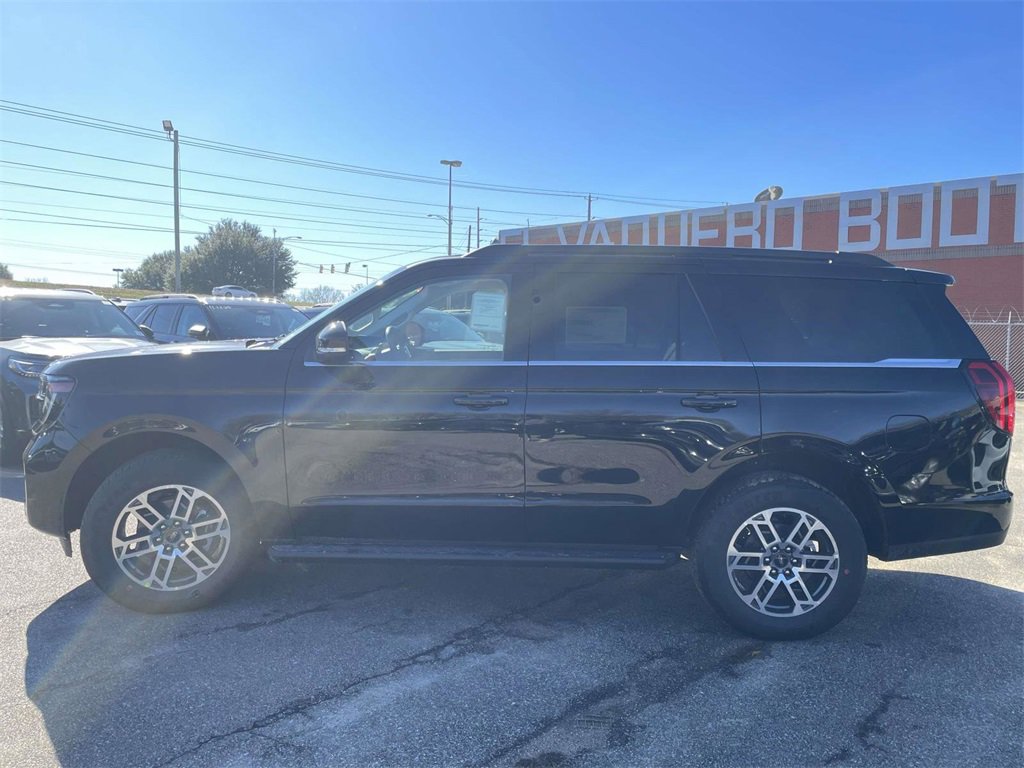 New 2026 Ford Expedition Active image 6