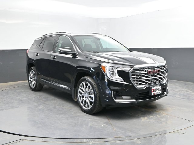Used 2023 GMC Terrain Denali w/ Denali Premium Package AWD/4WD image 5