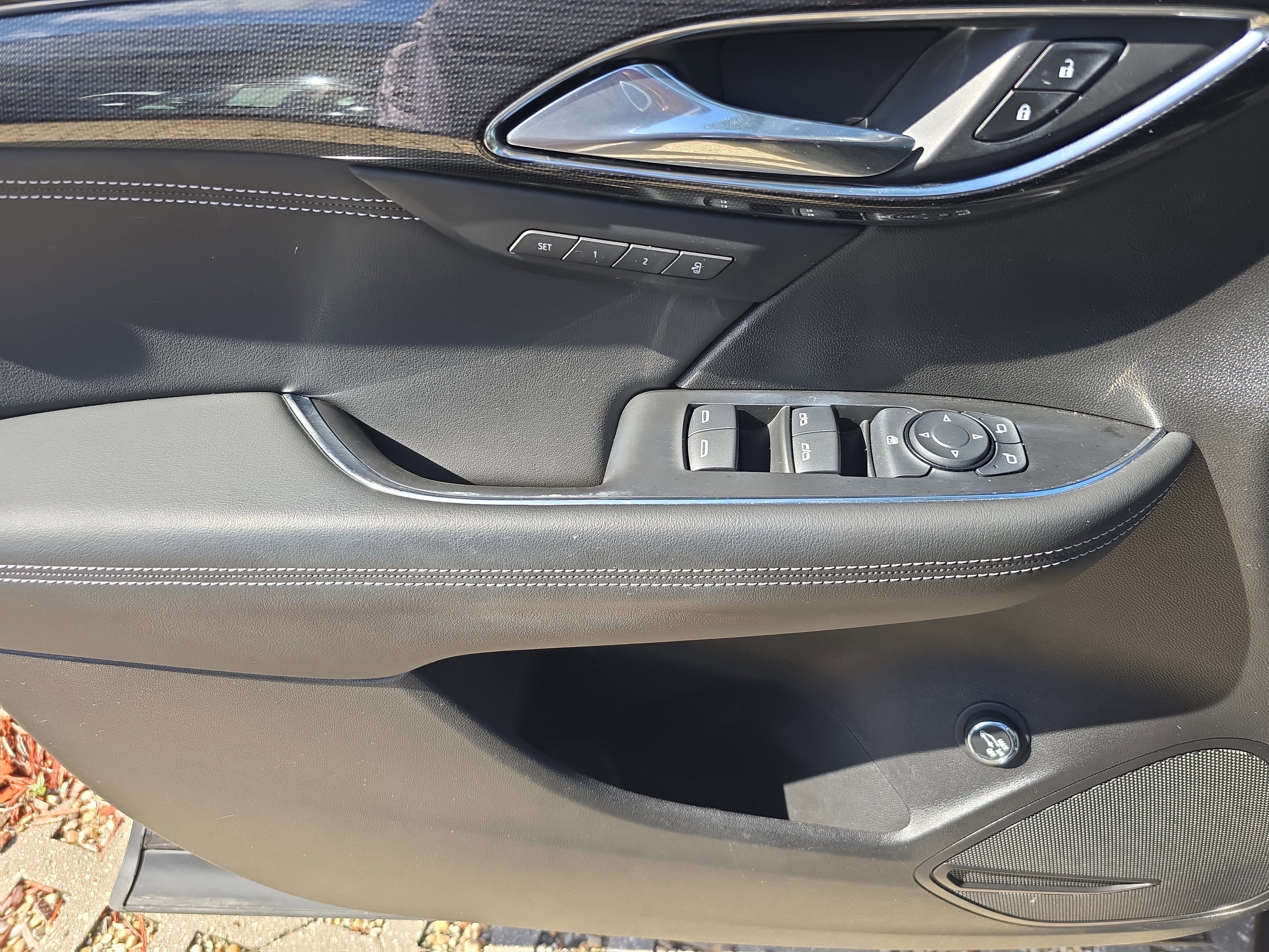 Used 2023 Buick Envision Essence image 17