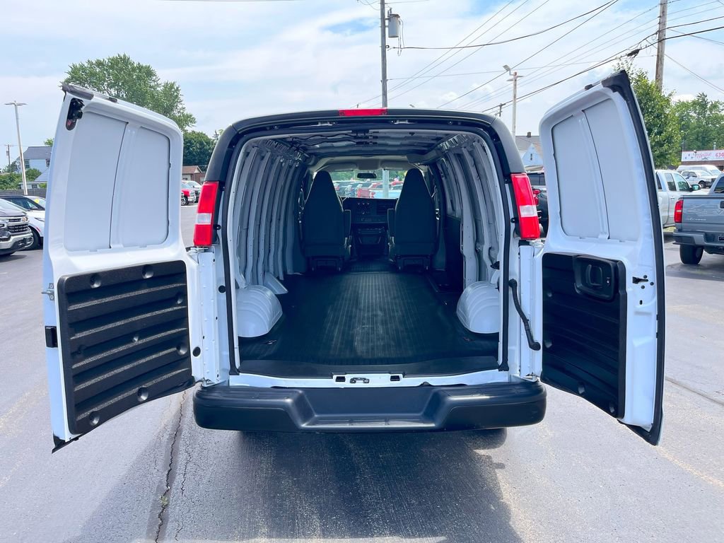 Used 2024 GMC Savana 2500 Work Van w/ Driver Convenience Package image 7