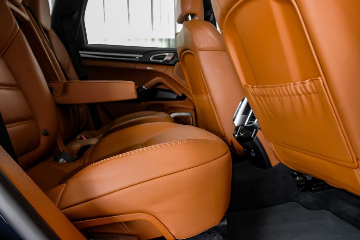 Used 2018 Porsche Cayenne Turbo image 34