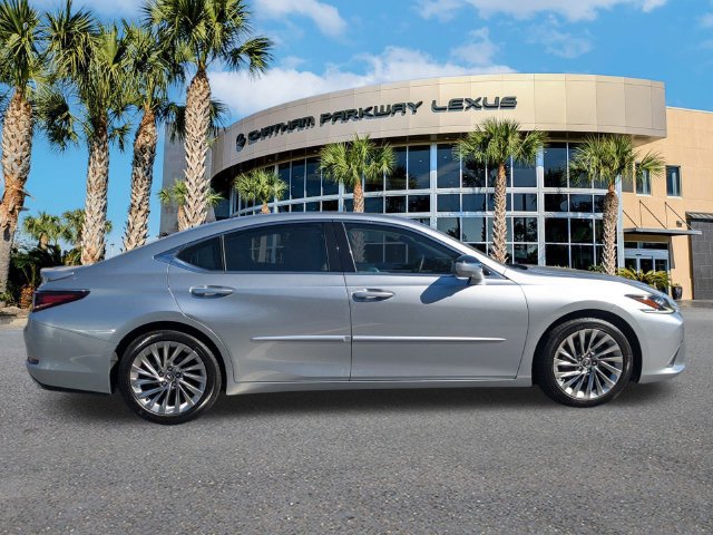 Certified 2022 Lexus ES 350 Ultra Luxury w/ Accessory Package 2 FWD image 4