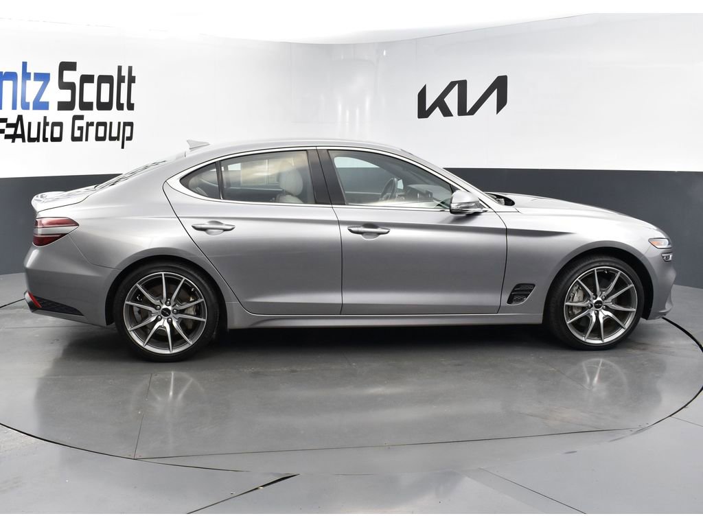 Used 2025 Genesis G70 2.5T image 6