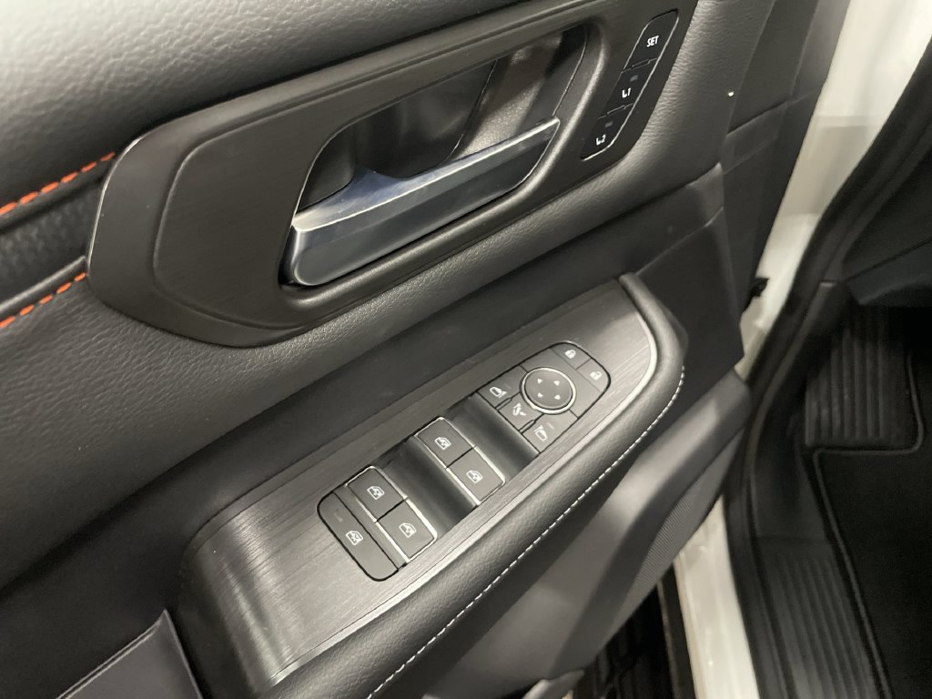 New 2026 Nissan Armada PRO-4X w/ Captain's Chari Seat Package AWD/4WD image 13