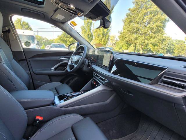 Used 2025 Audi Q5 Premium Plus w/ Premium Plus AWD/4WD image 30