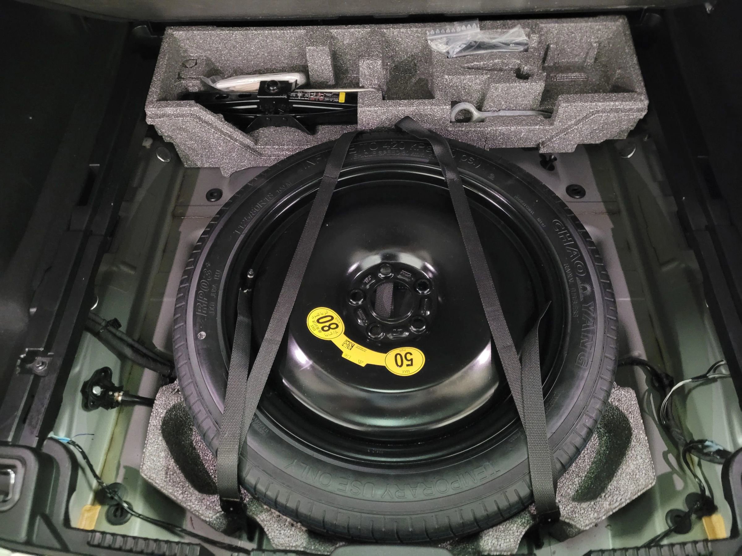 Used 2018 Volvo XC60 T5 Momentum w/ Vision Package image 39