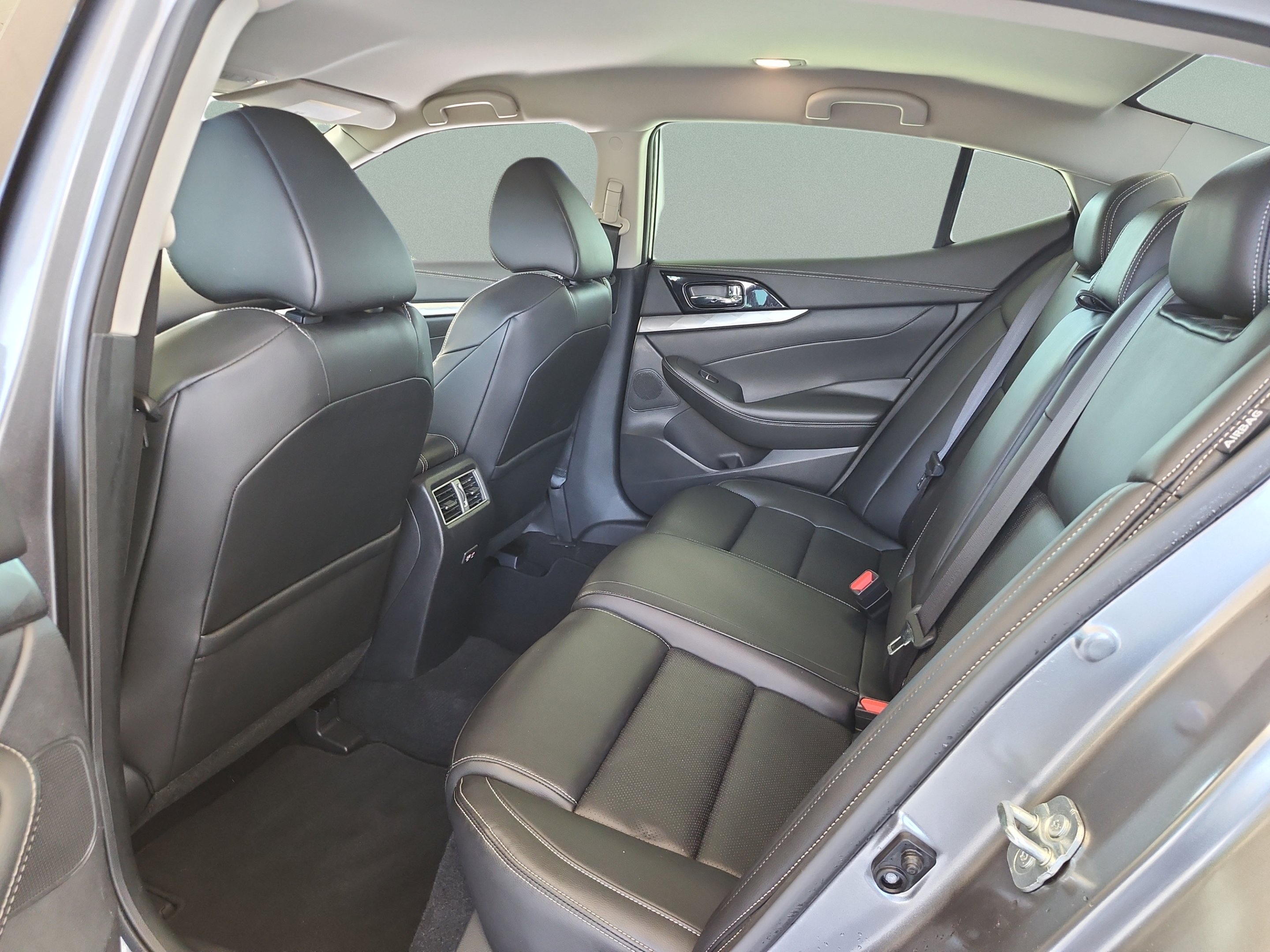 Used 2020 Nissan Maxima 3.5 SV w/ Floor Mat Group FWD image 17