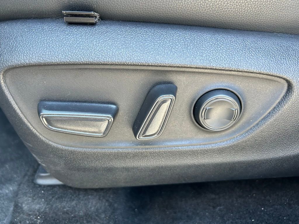 Used 2025 Toyota Highlander XSE image 16