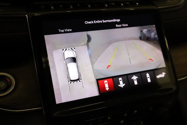 Used 2023 Jeep Grand Cherokee L Summit w/ Luxury Tech Group V AWD/4WD image 22