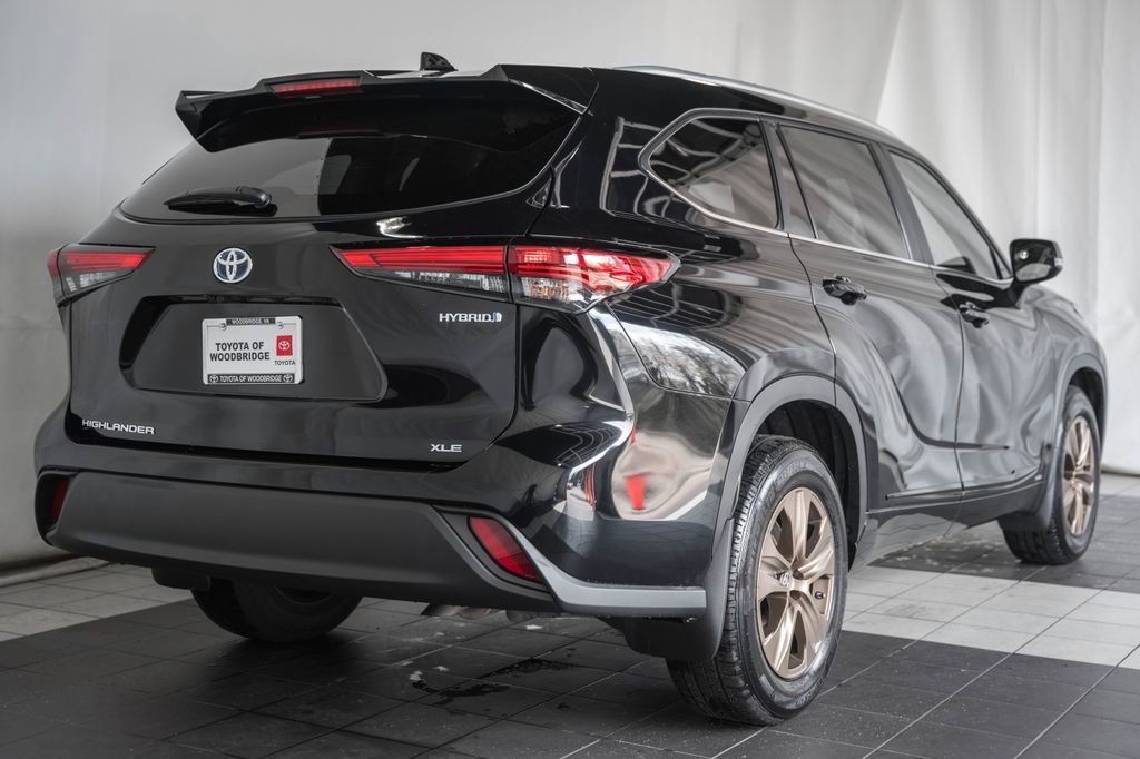 Used 2023 Toyota Highlander Bronze Edition image 4
