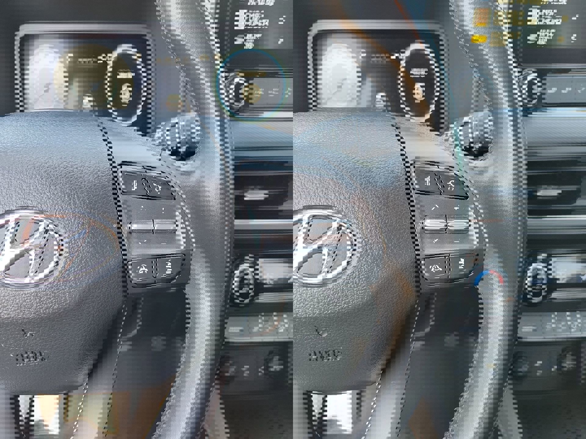 Used 2022 Hyundai Kona Limited image 29