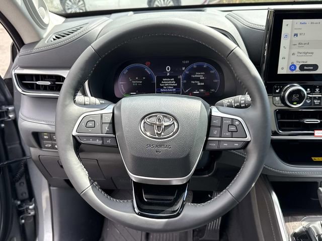 Used 2026 Toyota Highlander Platinum AWD/4WD image 19