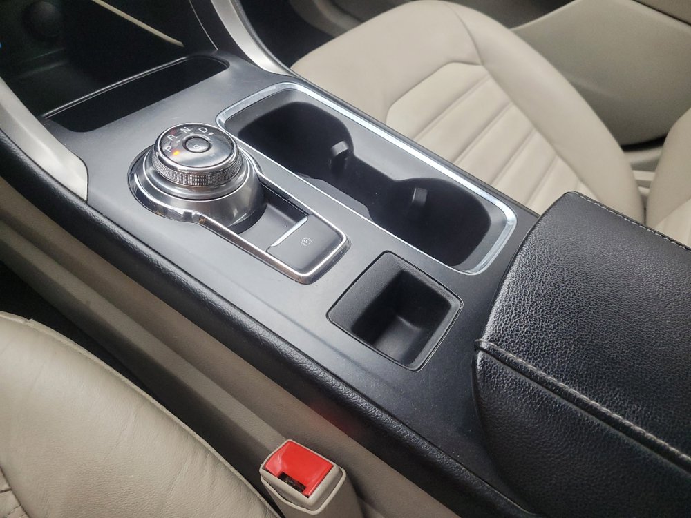 Used 2017 Ford Fusion SE w/ Fusion SE Technology Package image 26