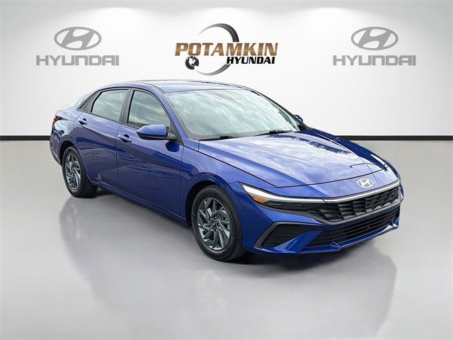 Used 2024 Hyundai Elantra SEL image 3