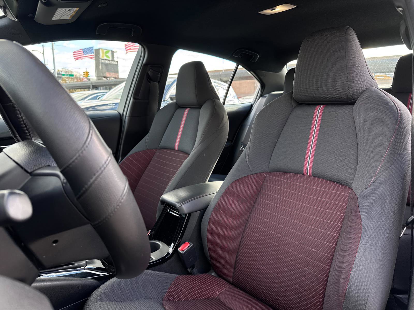 Used 2024 Toyota Corolla SE image 14