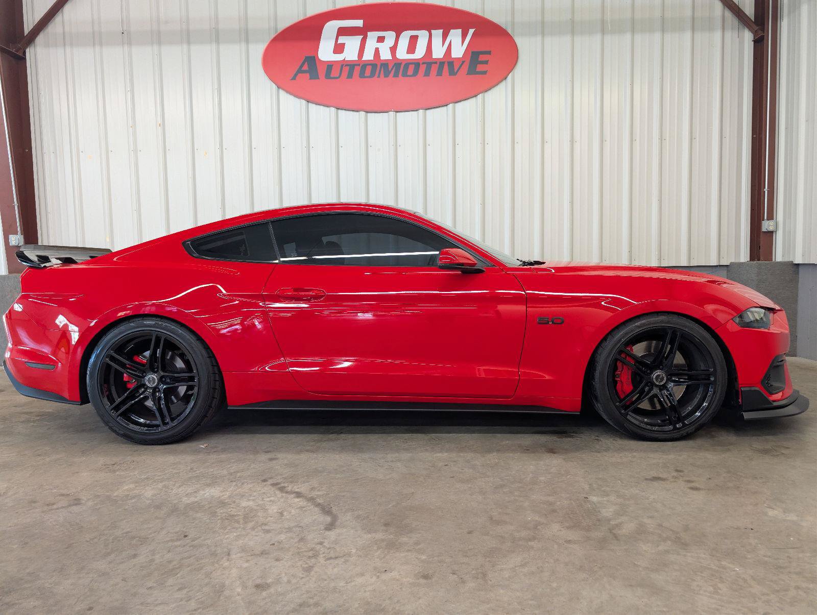 Used 2018 Ford Mustang GT Premium w/ GT Performance Package RWD image 8
