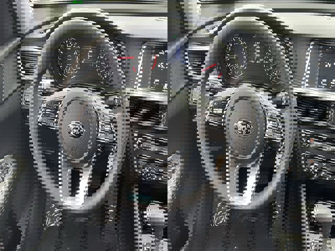 Used 2020 Kia Optima LX image 15