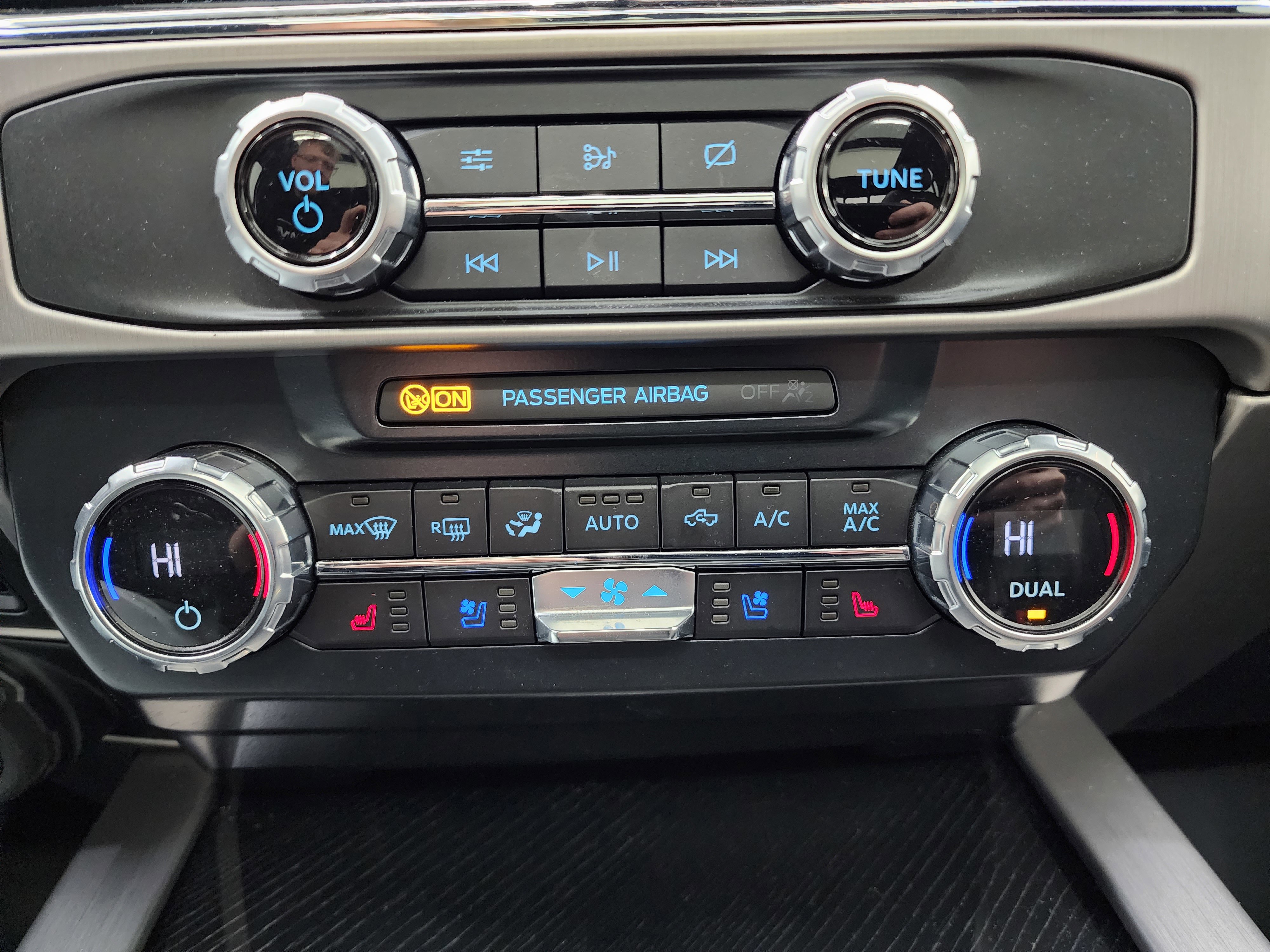 Used 2022 Ford F250 Platinum w/ Tremor Off-Road Package image 51