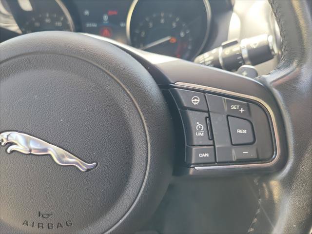 Used 2019 Jaguar XE Premium AWD/4WD image 22