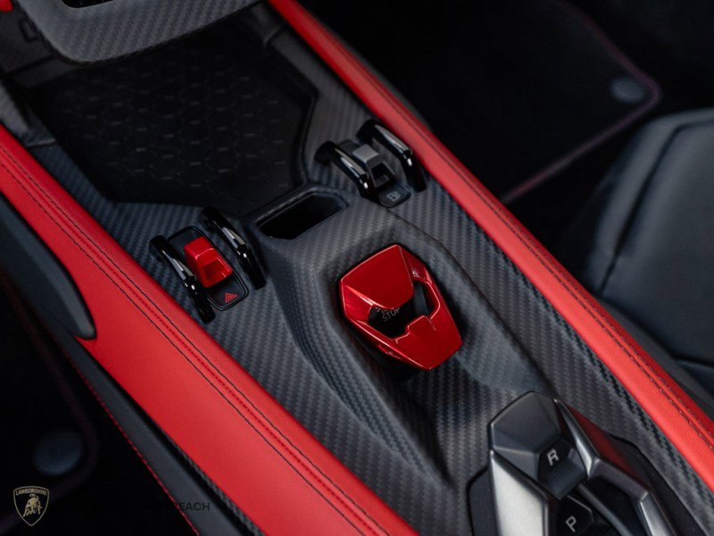 Used 2025 Lamborghini Revuelto image 14