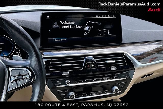 Used 2021 BMW 530e xDrive w/ Premium Package AWD/4WD image 6