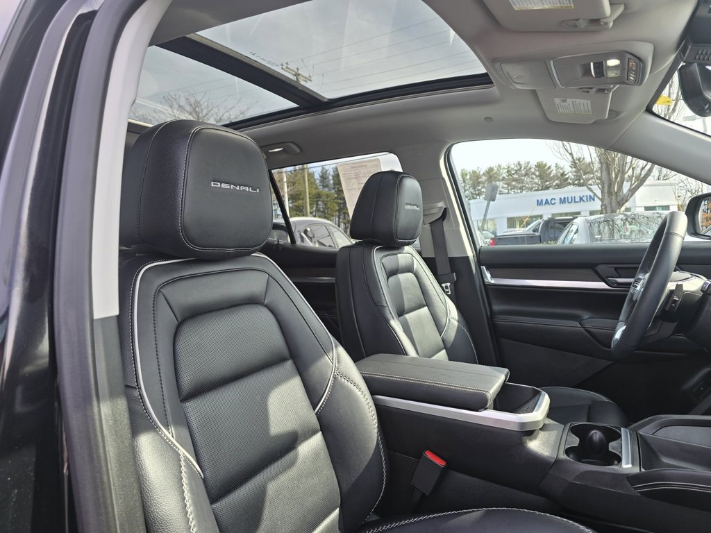 Used 2026 GMC Terrain Denali image 13