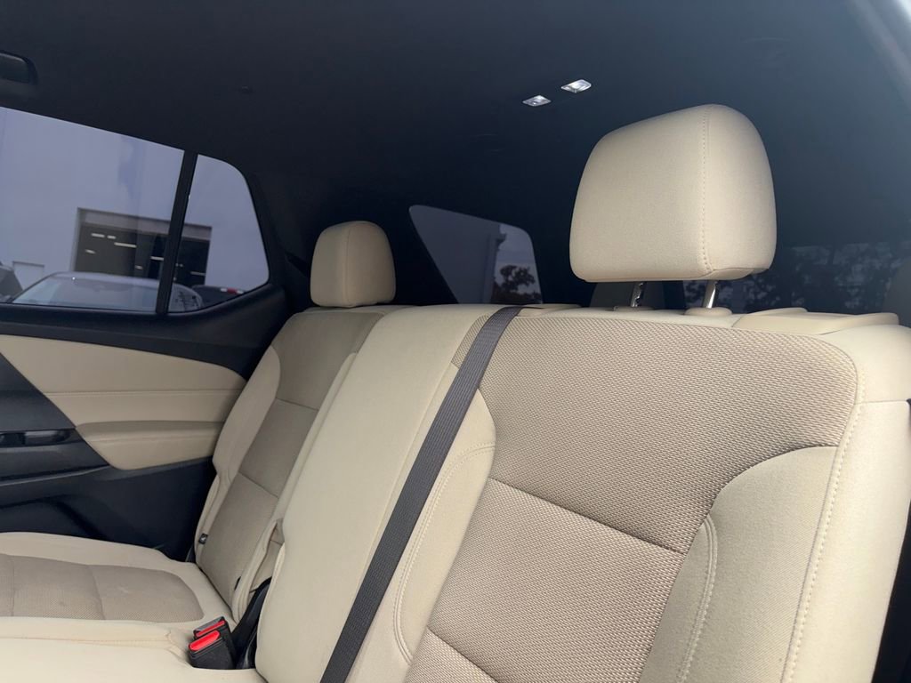 Used 2022 Chevrolet Traverse LS FWD image 27