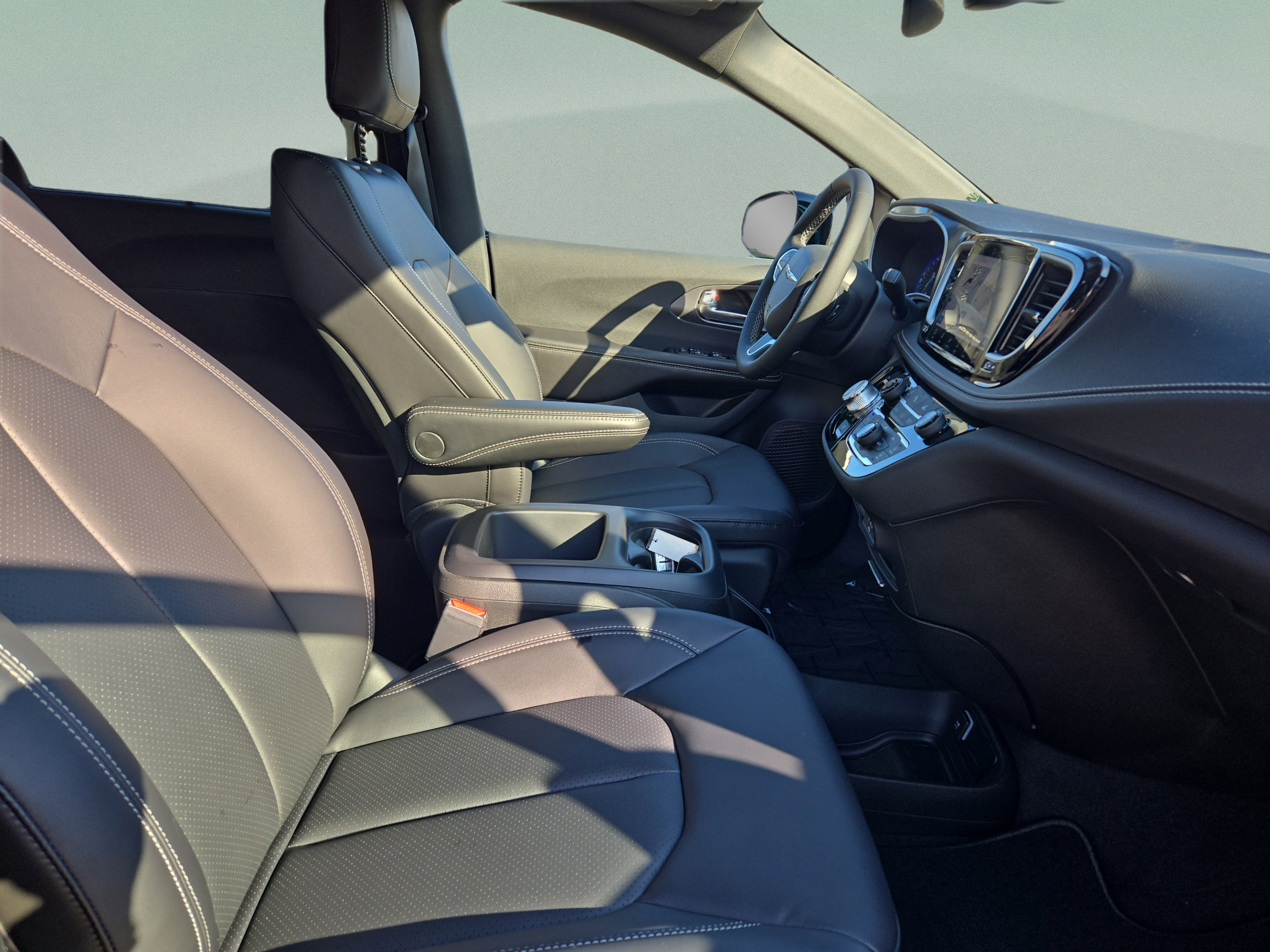 New 2026 Chrysler Pacifica Select FWD image 19