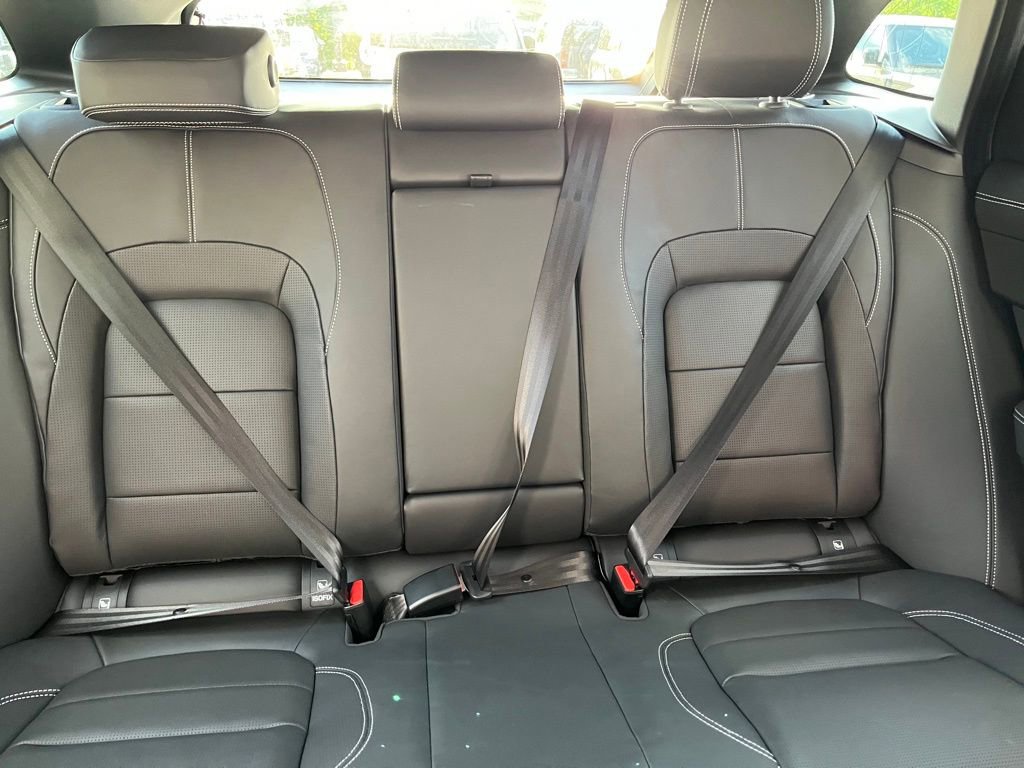 New 2025 Jaguar F-PACE R-Dynamic S image 17