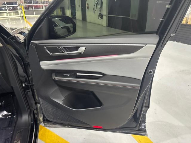 Used 2024 Volkswagen Atlas Peak Edition SEL AWD/4WD image 38
