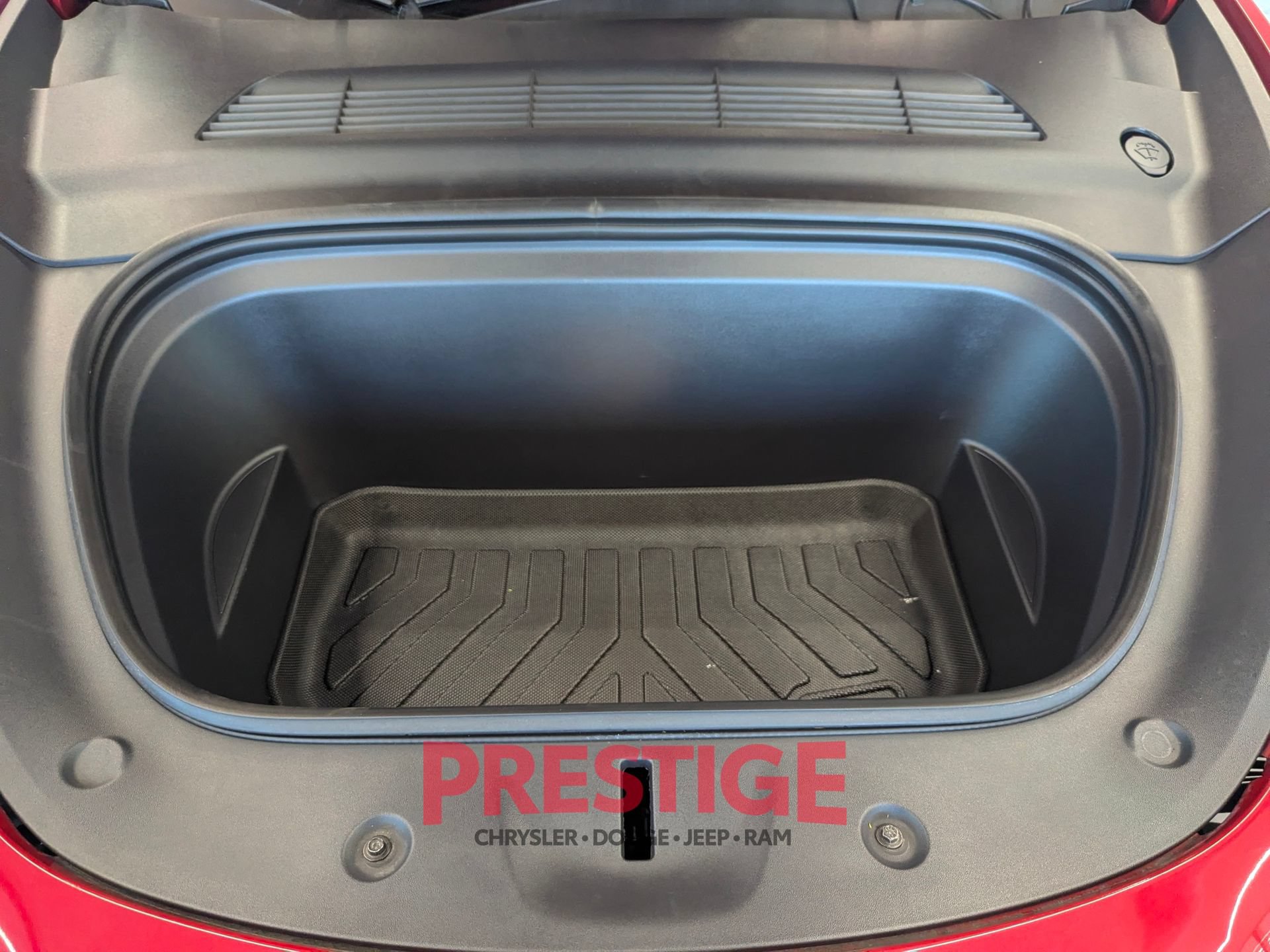 Used 2023 Tesla Model Y Long Range AWD/4WD image 4
