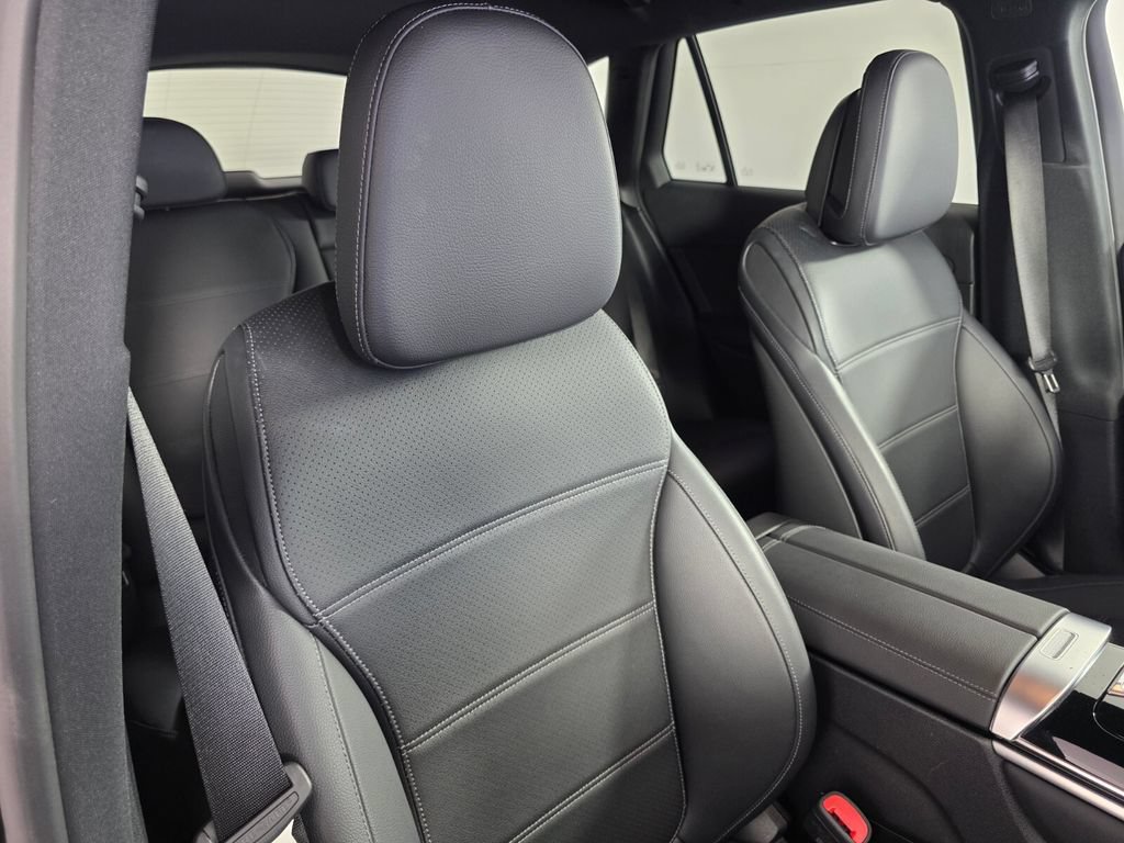 Certified 2025 Mercedes-Benz GLC 300 image 27