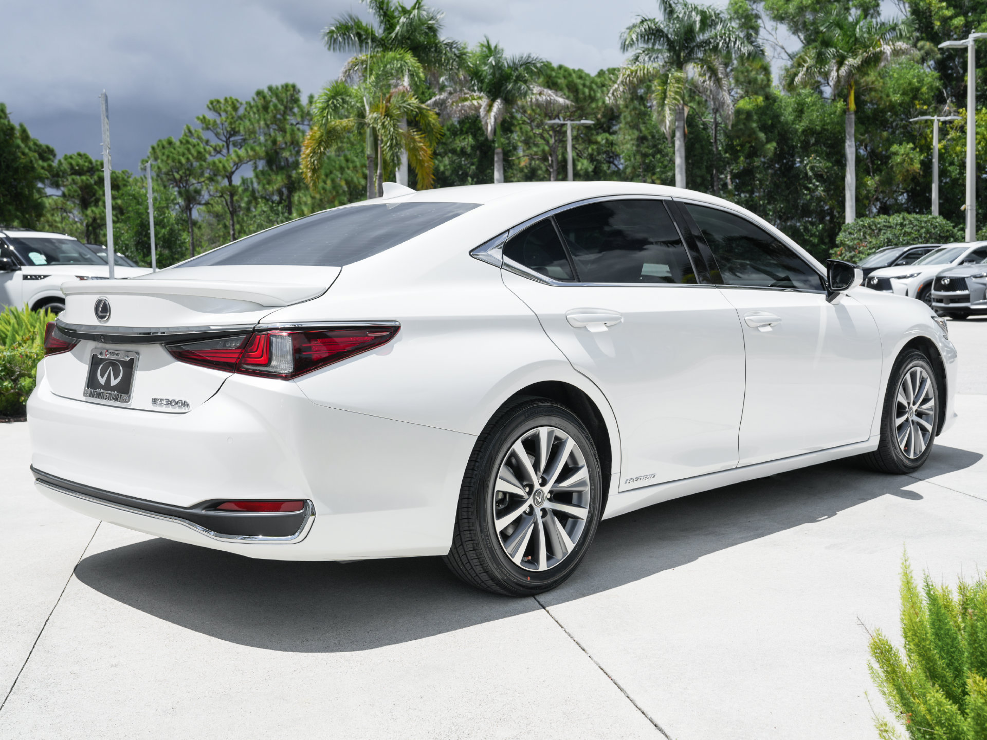 Used 2020 Lexus ES 300h w/ Premium Package FWD image 27