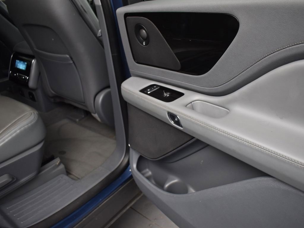 Used 2020 Lincoln Aviator Reserve w/ Class IV Trailer Tow Package image 22