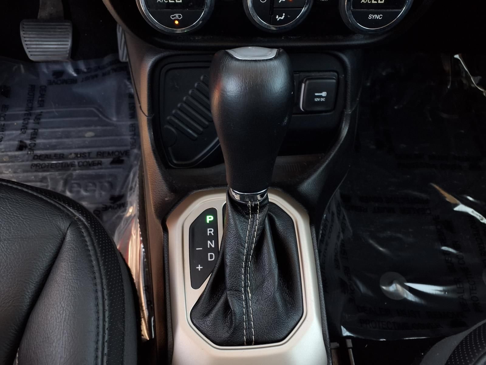 Used 2017 Jeep Renegade Limited FWD image 11