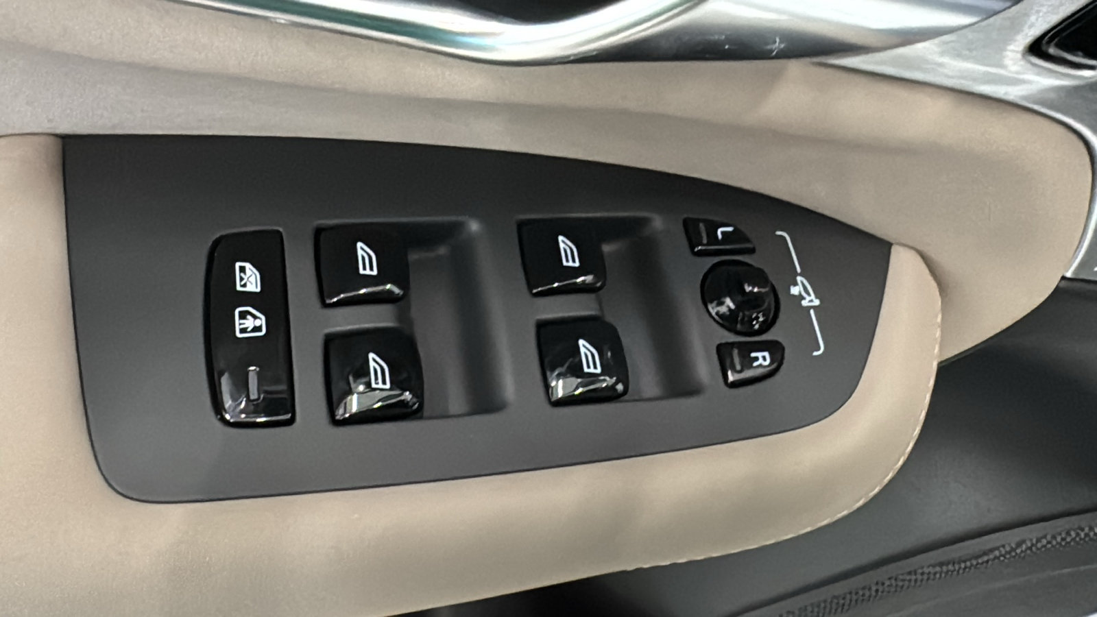 New 2027 Volvo XC90 B6 Ultra AWD/4WD image 22