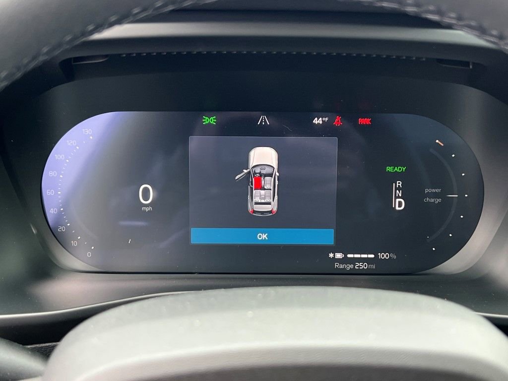 New 2026 Volvo EX40 Plus w/ Protection Package Premier image 20