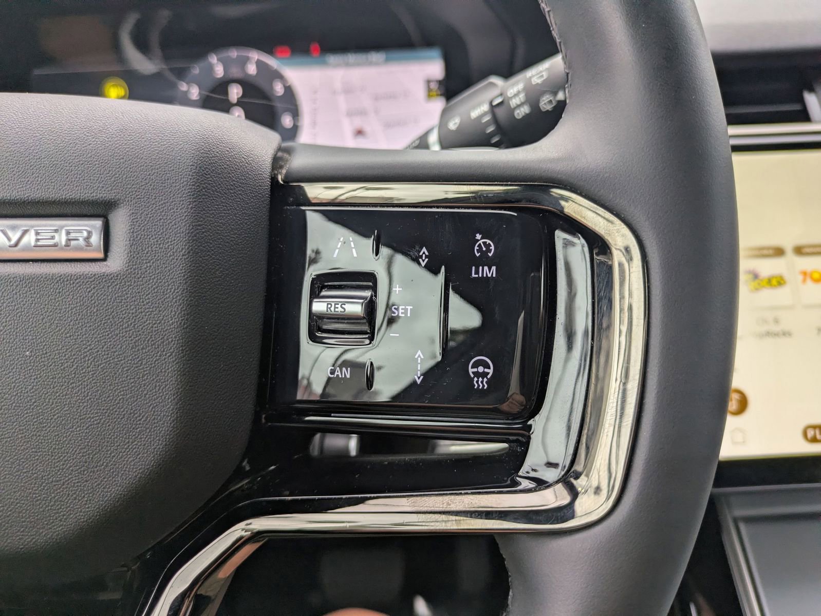 Used 2024 Land Rover Range Rover Evoque S image 18